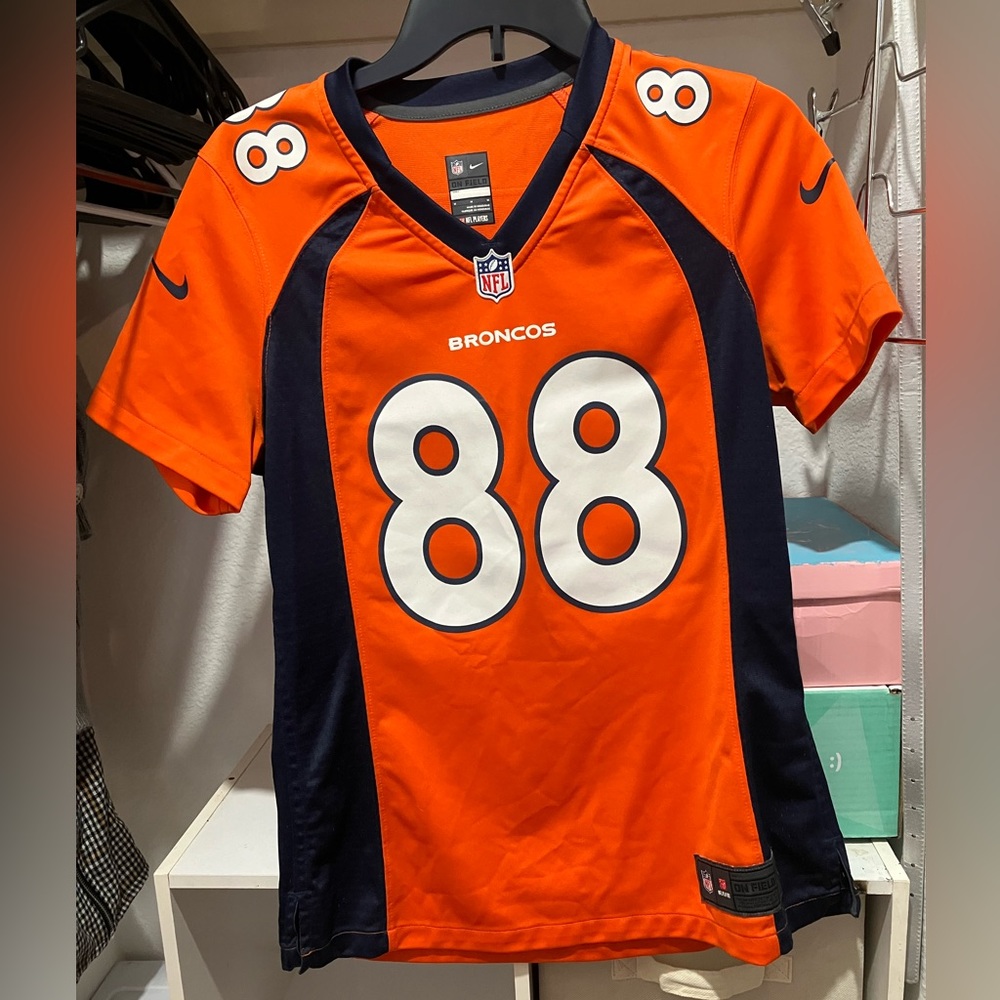 Demaryius Thomas broncos jersey, size is medium, and colors are orange/navy blue